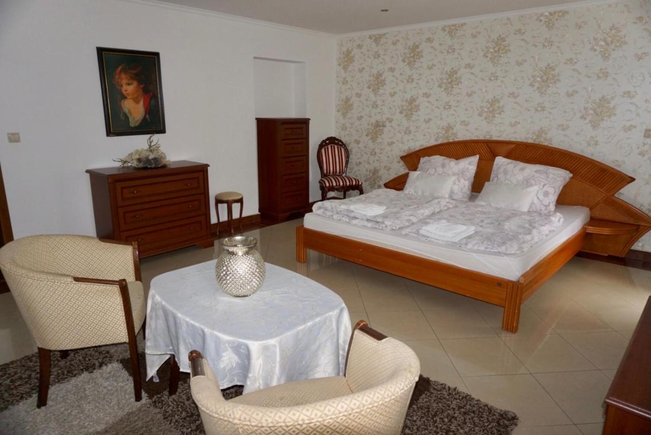 Penzion Vegas Partizánske Dış mekan fotoğraf
